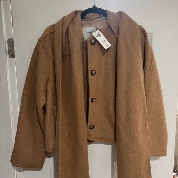 NWT Abercrombie &Fitch Removable Scarf Double-Cloth
Wool-Blend Jacket - Picture 5 of 5